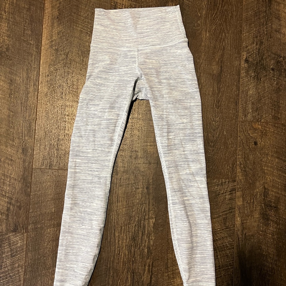 Lululemon wunder under